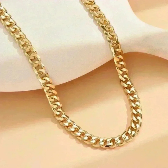 Yellow Gold Women's Minimalist Chain Necklace - Picture 2 of 4
